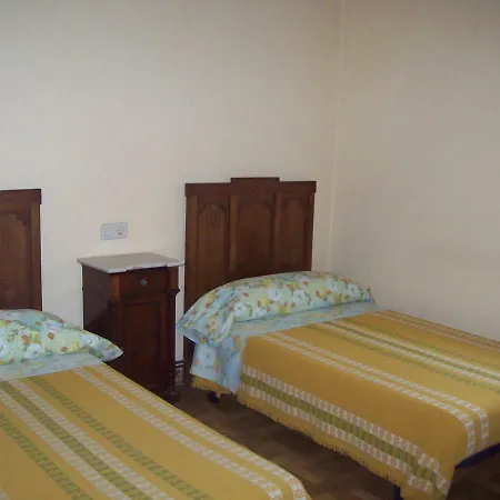 Гостьовий будинок Pinos 2*