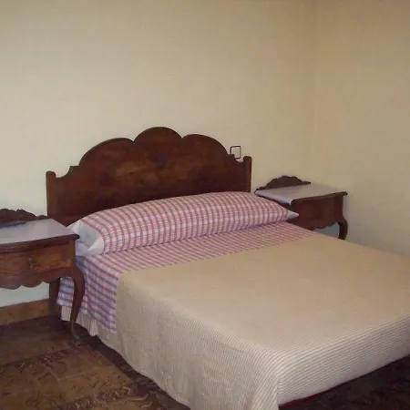 Konukevi Pinos 2*