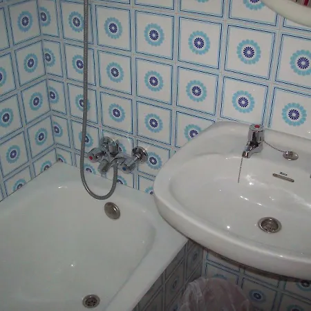 Konukevi Pinos 2*
